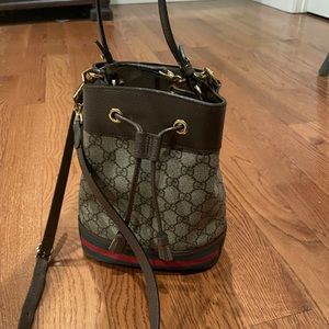 Gucci bucket bag